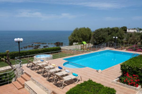 Гостиница Private Beach, Large Villa Katerina with Pool also 4 Weddings!  Петрес